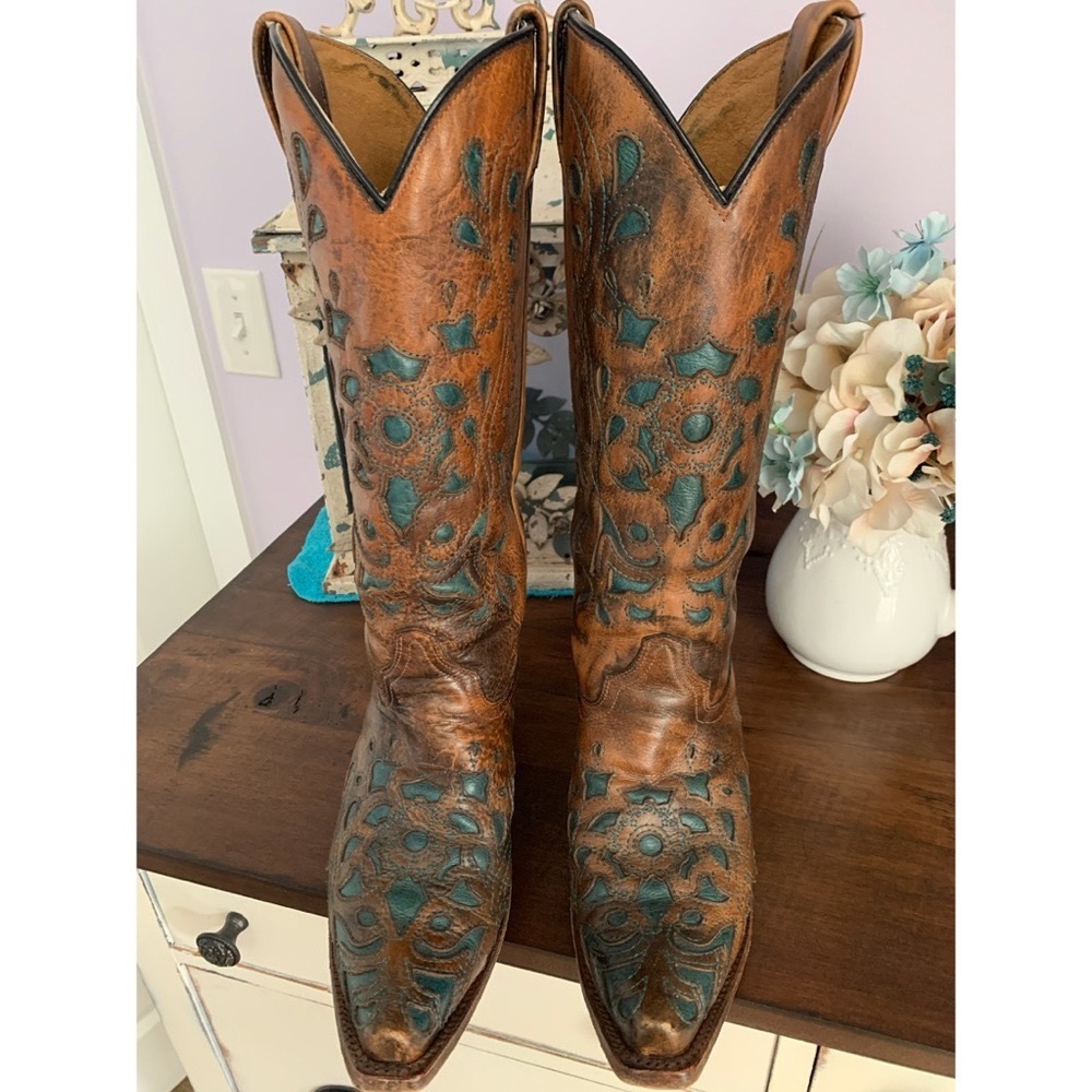 CORRAL Genuine Leather Snip toe Boot sz 9